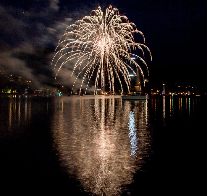 Tegernsee (Egerner Bucht): Seefest-Feuerwerk Rottach-Egern