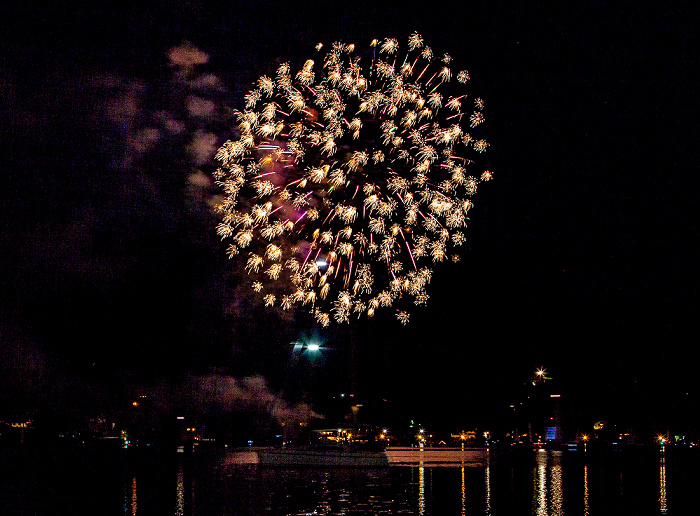 Tegernsee (Egerner Bucht): Seefest-Feuerwerk Rottach-Egern