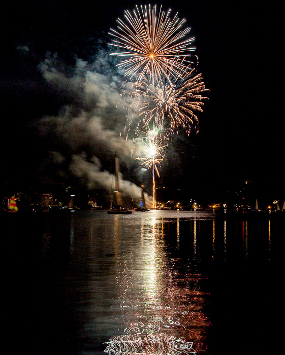 Tegernsee (Egerner Bucht): Seefest-Feuerwerk Rottach-Egern