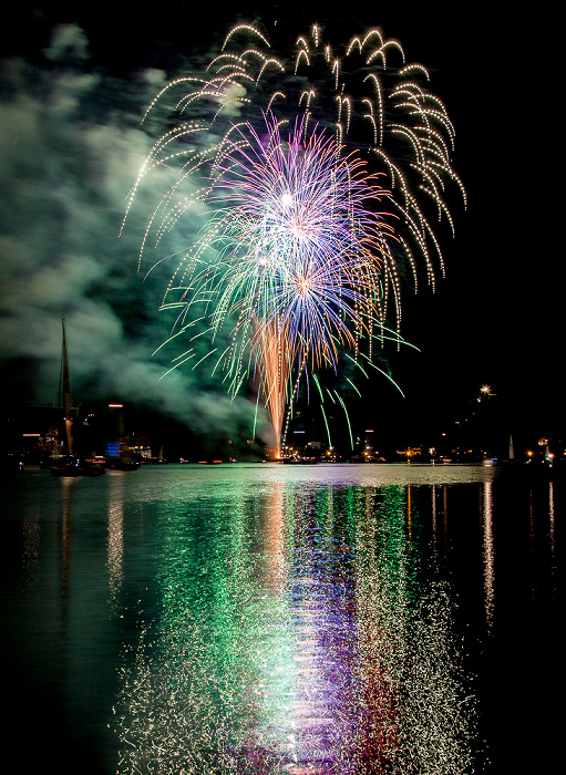 Tegernsee (Egerner Bucht): Seefest-Feuerwerk Rottach-Egern