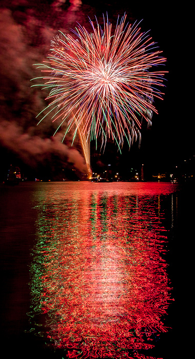 Tegernsee (Egerner Bucht): Seefest-Feuerwerk Rottach-Egern