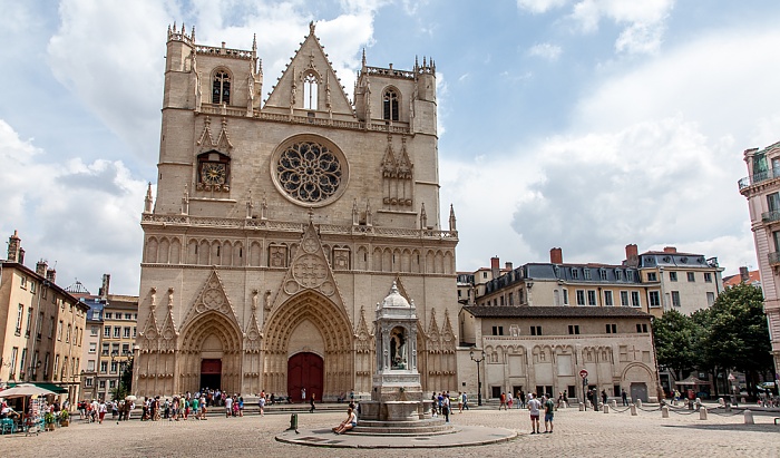 Vieux Lyon: Place Saint-Jean, Cathédrale Saint-Jean-Baptiste Lyon