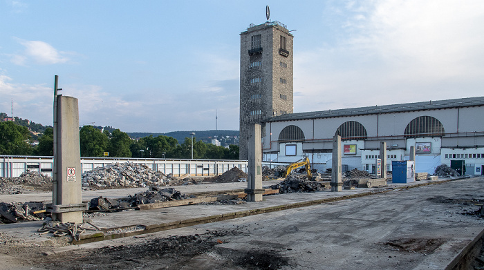 Hauptbahnhof: Abrissarbeiten für Stuttgart 21 Fernsehturm