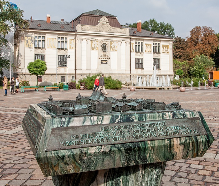 Stare Miasto: Plac Szczepanski mit Palac Sztuki (Kunstpalast) Krakau