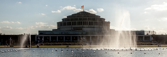 Scheitniger Park (Park Szczytnicki) mit Wroclaw Multimedia-Brunnen und Breslauer Jahrhunderthalle (Hala Stulecia)