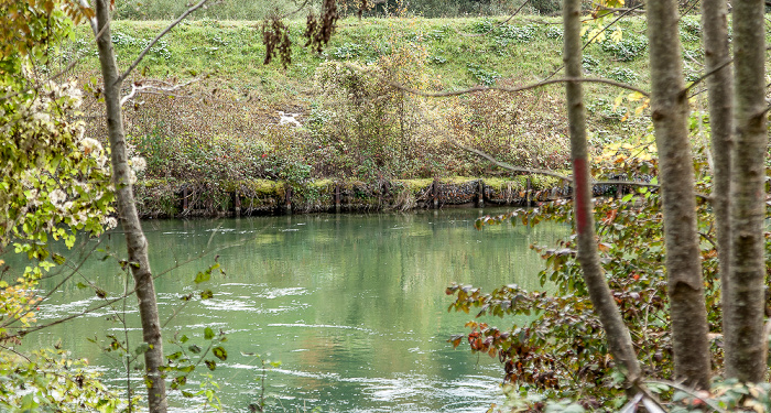 Isarwehrkanal Pullach im Isartal