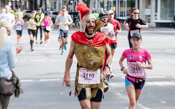 Schleißheimer Straße: München Marathon 2014