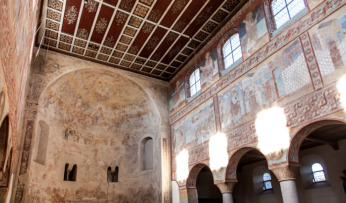 Insel Reichenau Oberzell: Basilika St. Georg - Westapsis und Langhaus Norseite