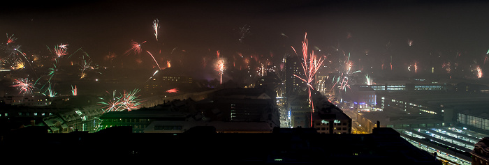 München Blick vom BR-Funkhaus: Silvester-/Neujahr-Feuerwerk Hauptbahnhof