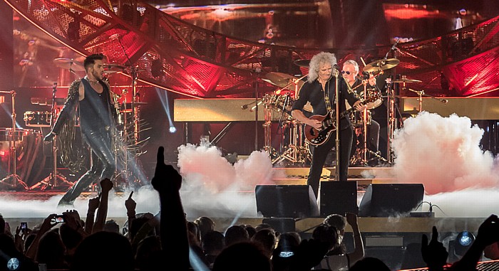 Olympiahalle: Queen + Adam Lambert München Adam Lambert, Brian May, Roger Taylor