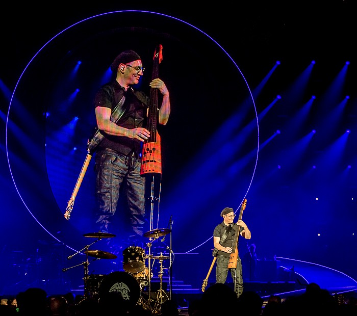 Olympiahalle: Queen + Adam Lambert München Neil Fairclough