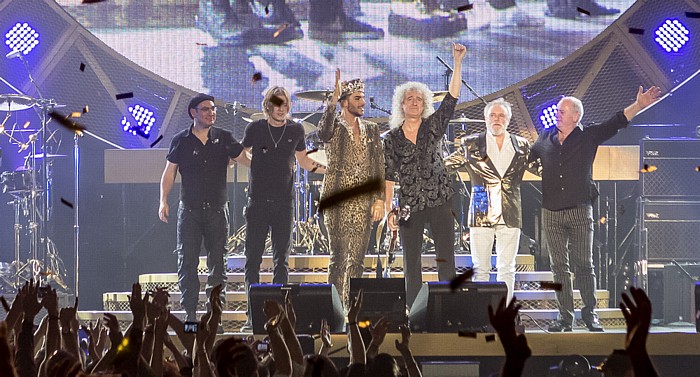 Olympiahalle: Queen + Adam Lambert München Neil Fairclough, Rufus Tiger Taylor, Adam Lambert, Brian May, Roger Taylor, Spike Edney
