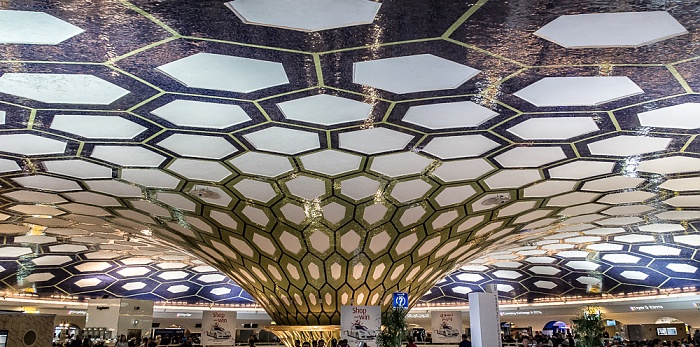 Abu Dhabi International Airport: Haupthalle