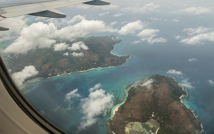 Indischer Ozean Seychellen Seychellen: Praslin (oben) und Curieuse Luftbild aerial photo