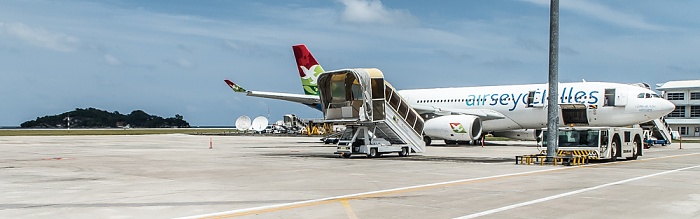 Seychelles International Airport: Flugzeug der Air Seychelles Victoria (Seychellen)