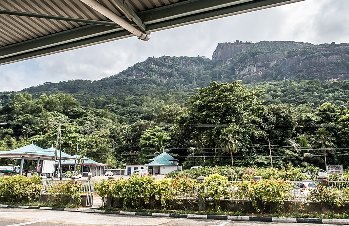 Blick aus dem Seychelles International Airport Victoria (Seychellen)