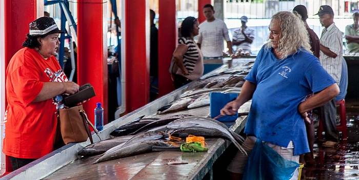 Victoria (Seychellen) Sir Selwyn Selwyn-Clarke Market: Fischverkauf