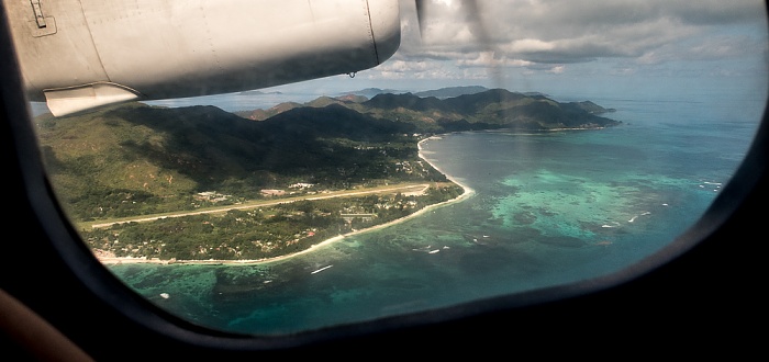 Indischer Ozean Seychellen Praslin mit dem Praslin Island Airport Luftbild aerial photo