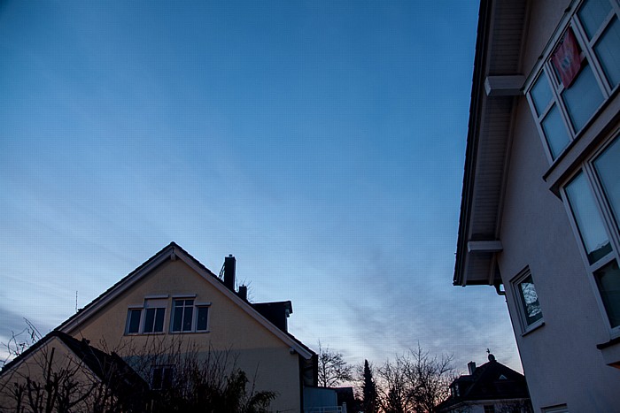 München Blick auf den Himmel am Tag der (partiellen) Sonnenfinsternis 2015
