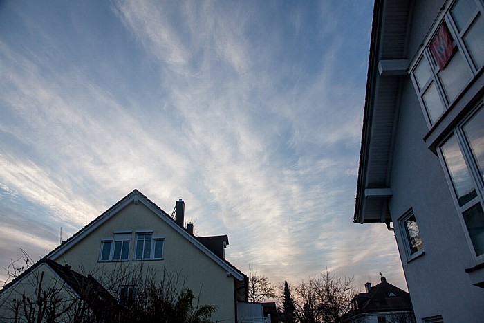 München Blick auf den Himmel am Tag der (partiellen) Sonnenfinsternis 2015