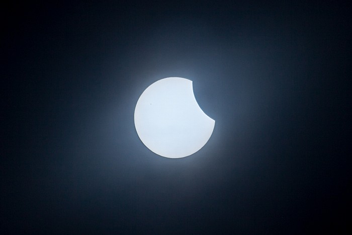 München (Partielle) Sonnenfinsternis 2015 (9:43 Uhr): Sonne und Mond