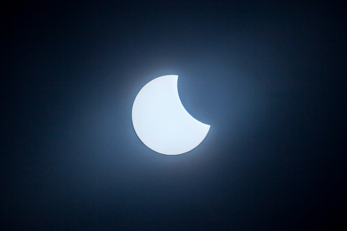 München (Partielle) Sonnenfinsternis 2015 (9:54 Uhr): Sonne und Mond