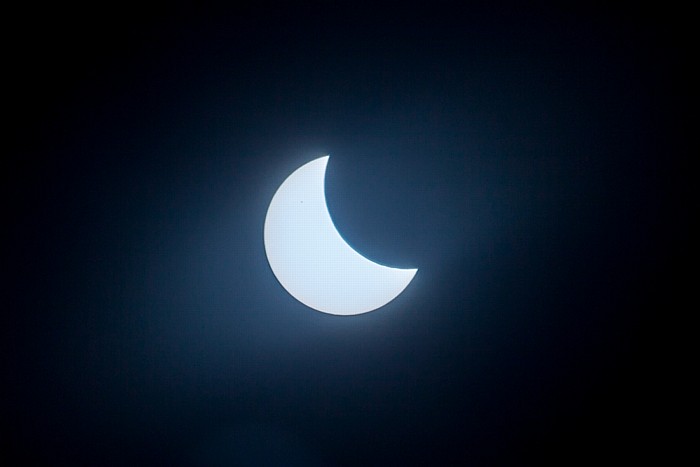 München (Partielle) Sonnenfinsternis 2015 (10:11 Uhr): Sonne und Mond