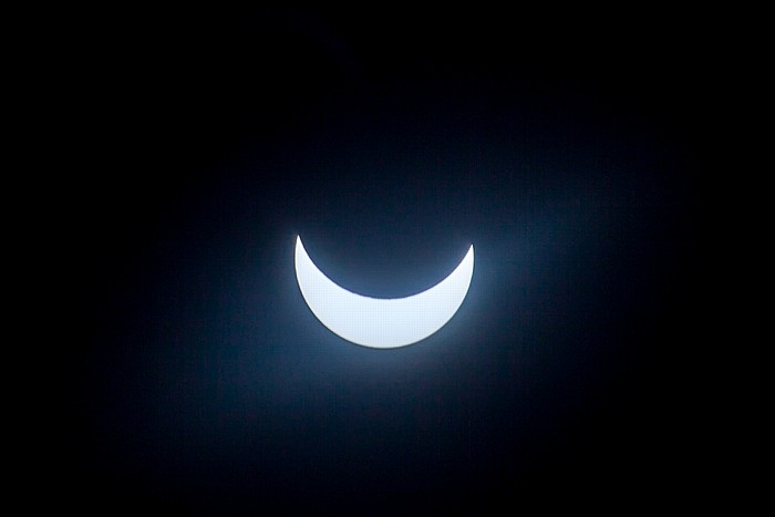 München (Partielle) Sonnenfinsternis 2015 (10:38 Uhr): Sonne und Mond - Kurz vor der maximalen Bedeckung