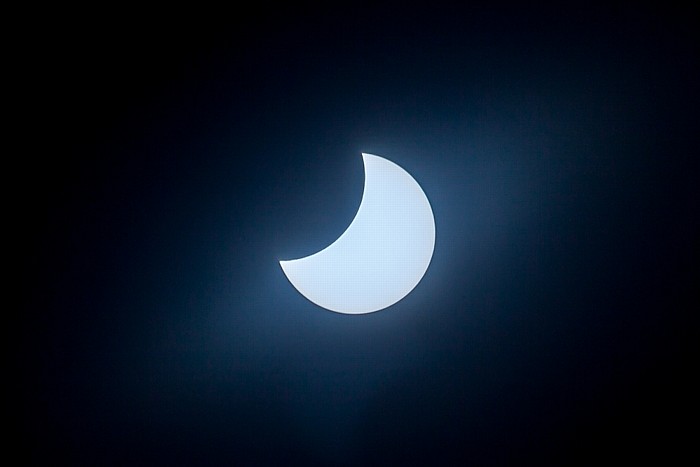 München (Partielle) Sonnenfinsternis 2015 (11:15 Uhr): Sonne und Mond