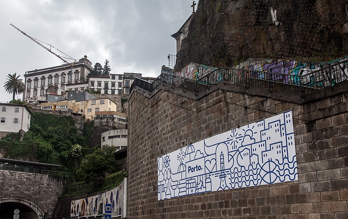 Morro da Sé mit dem Bischofspalast Porto