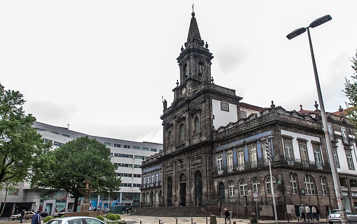 Altstadt: Praça da Trindade, Igreja da Santíssima Trindade Porto