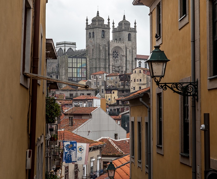 Porto Centro Histórico: Rua da Vitória Sé Catedral do Porto