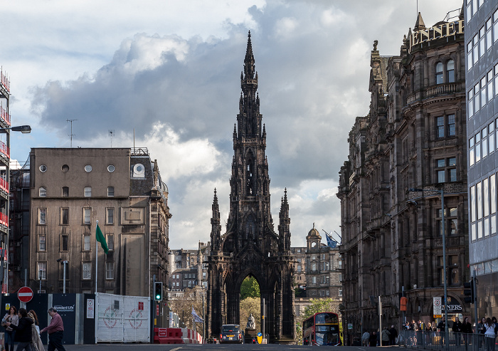 Edinburgh New Town: South St David Street, Scott Monument