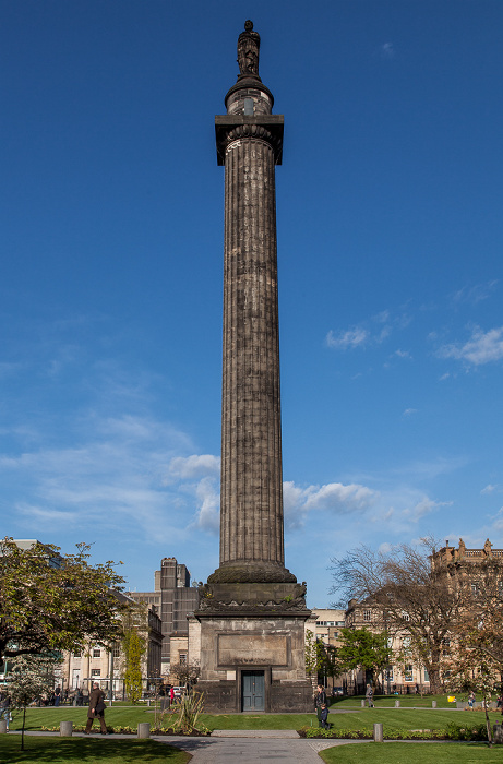 New Town: St Andrew Square - Melville Monument Edinburgh