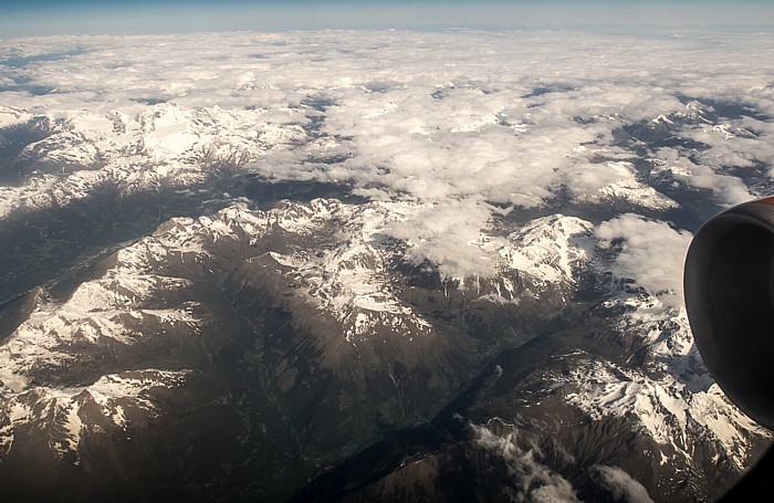 Trentino-Südtirol Alpen Italien / Schweiz 2015-05-27 Flug EZY2552 München Franz Josef Strauß (MUC/EDDM) - Mailand-Malpensa (MXP/LIMC) Luftbild aerial photo
