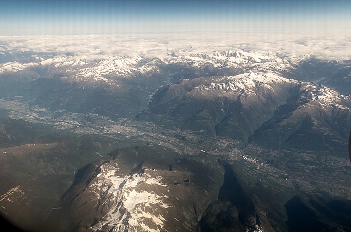 Lombardei - Provincia di Sondrio (v.u.): Bergamasker Alpen, Veltlin (Valtellina), Berninagruppe 2015-05-27 Flug EZY2552 München Franz Josef Strauß (MUC/EDDM) - Mailand-Malpensa (MXP/LIMC) Luftbild aerial photo