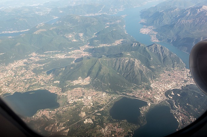 Lombardei - Provincia di Como / Provincia di Lecco: Comer See (Lago di Como) (oben) Provincia di Lecco