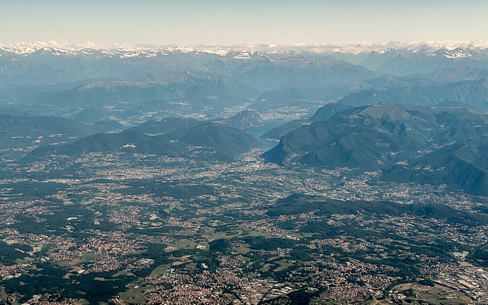 Lombardei Provincia di Varese 2015-05-27 Flug EZY2552 München Franz Josef Strauß (MUC/EDDM) - Mailand-Malpensa (MXP/LIMC) Lago di Lugano Luftbild aerial photo