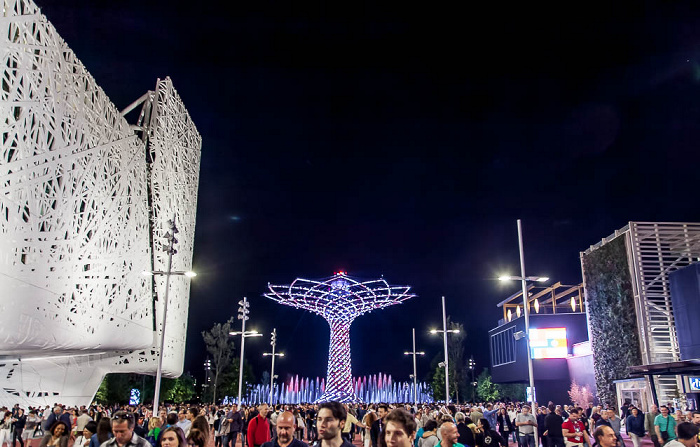 Mailand EXPO Milano 2015: Cardo und Baum des Lebens (Tree of Life, Alvero della Vita) Baum des Lebens EXPO 2015 Cardo EXPO 2015 Italienischer Pavillon EXPO 2015