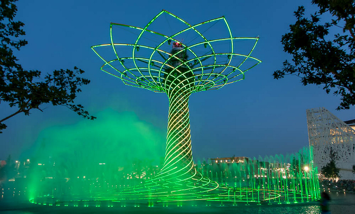 Mailand EXPO Milano 2015: Baum des Lebens (Tree of Life, Alvero della Vita) Baum des Lebens EXPO 2015 Italienischer Pavillon EXPO 2015