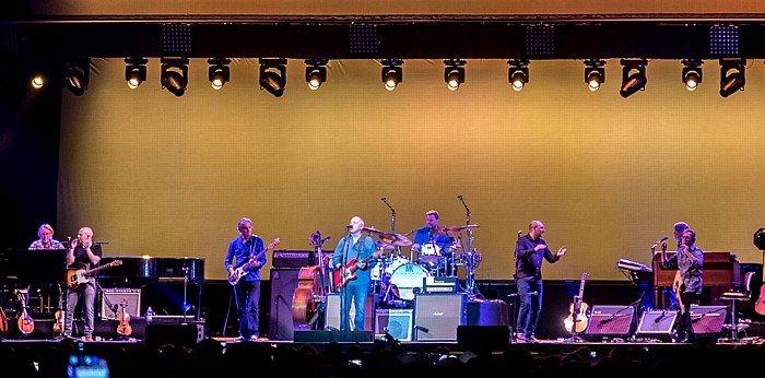 Mediolanum Forum: Mark Knopfler Assago Mark Knopfler und Band