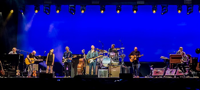 Mediolanum Forum: Mark Knopfler Assago Mark Knopfler und Band zusammen mit Ruth Moody