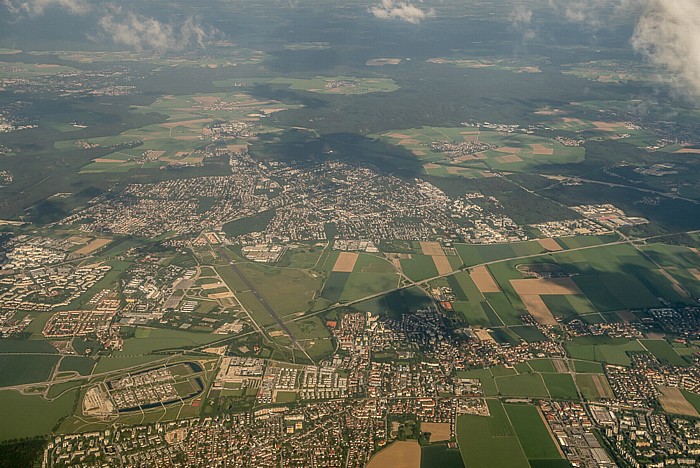 Bayern - Landkreis München: Landschaftspark Hachinger Tal mit dem ehem. Fliegerhorst Neubiberg Landkreis München