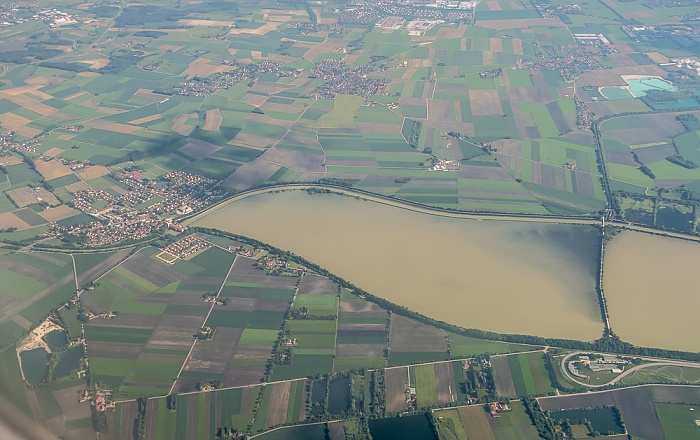 Bayern - Landkreis Erding / Landkreis München / Landkreis Ebersberg 2015-05-29 Flug EZY2555 Mailand-Malpensa (MXP/LIMC) - München Franz Josef Strauß (MUC/EDDM) Finsing Luftbild aerial photo