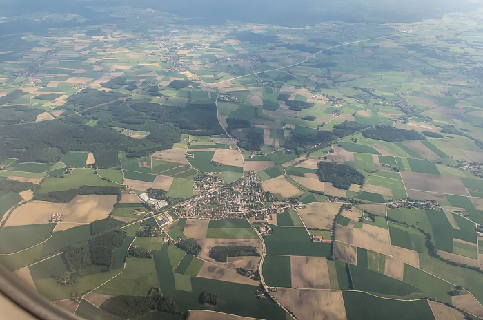 Bayern - Landkreis Erding: Hörlkofen (Gemeinde Wörth) 2015-05-29 Flug EZY2555 Mailand-Malpensa (MXP/LIMC) - München Franz Josef Strauß (MUC/EDDM) Pastetten Luftbild aerial photo