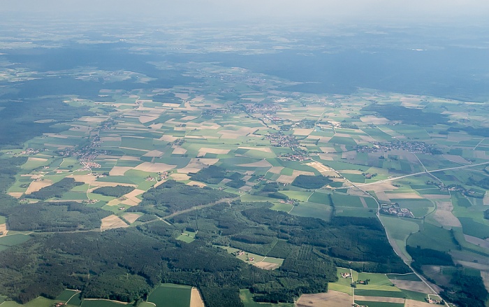 Bayern - Landkreis Erding: Ende der Bundesautobahn A 94 bei Pastetten 2015-05-29 Flug EZY2555 Mailand-Malpensa (MXP/LIMC) - München Franz Josef Strauß (MUC/EDDM) Luftbild aerial photo