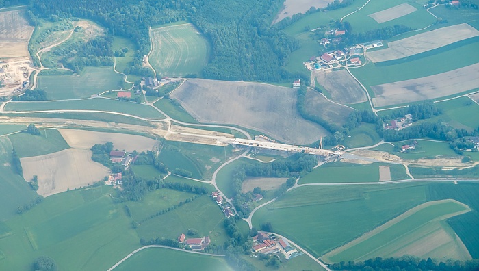 Bayern - Landkreis Erding: Bauarbeiten an der künftigen Bundesautobahn A 94 - Brücke über das Lappachtal Landkreis Erding