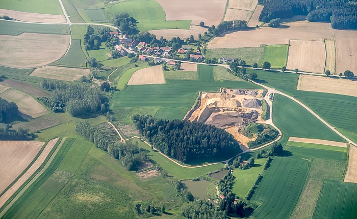 Bayern - Landkreis Erding: Hienraching (Steinkirchen) 2015-05-29 Flug EZY2555 Mailand-Malpensa (MXP/LIMC) - München Franz Josef Strauß (MUC/EDDM) Luftbild aerial photo