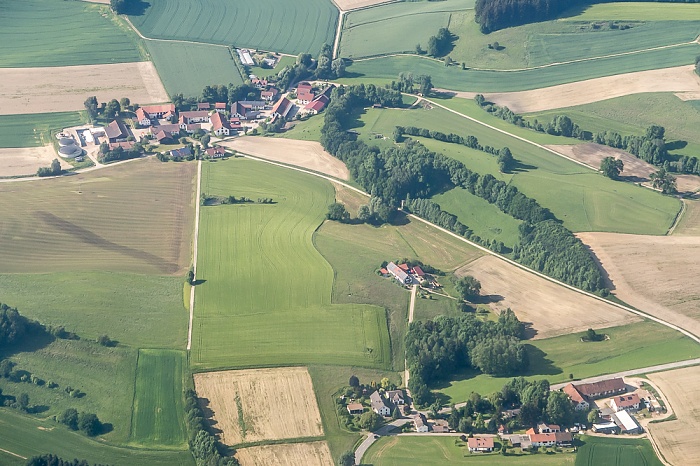 Bayern - Landkreis Erding: Fraunberg - Hinterbaumberg (oben) und Edersberg 2015-05-29 Flug EZY2555 Mailand-Malpensa (MXP/LIMC) - München Franz Josef Strauß (MUC/EDDM) Luftbild aerial photo