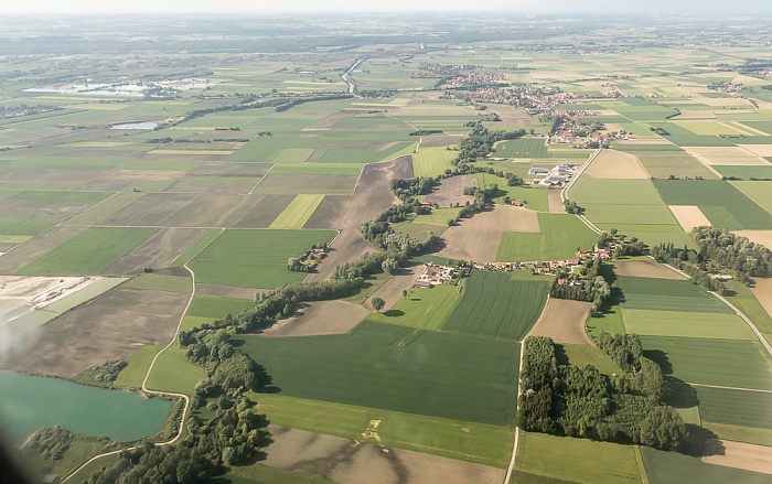 Bayern - Landkreis Erding: Sempt 2015-05-29 Flug EZY2555 Mailand-Malpensa (MXP/LIMC) - München Franz Josef Strauß (MUC/EDDM) Berglern Kieswerk Rohrdorfer Berglern Kieswerk Rohrdorfer Eichenkofen Sempt-Flutkanal Luftbild aerial photo